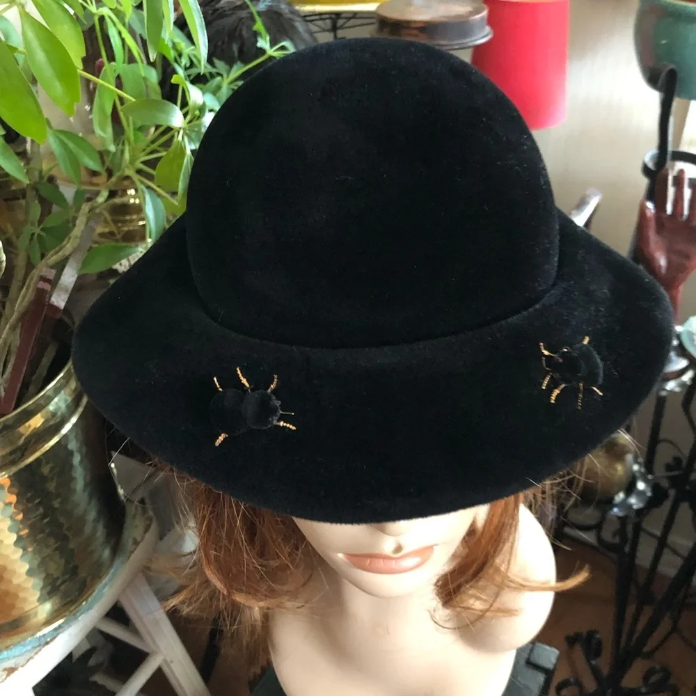 Vintage Black Velour Hat with Bumblebees - Picture 2 of 9